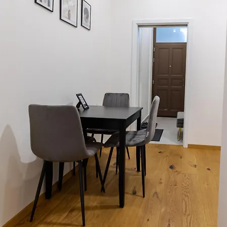 Apartamento Dale Smichov Riverside - Metro Andel *